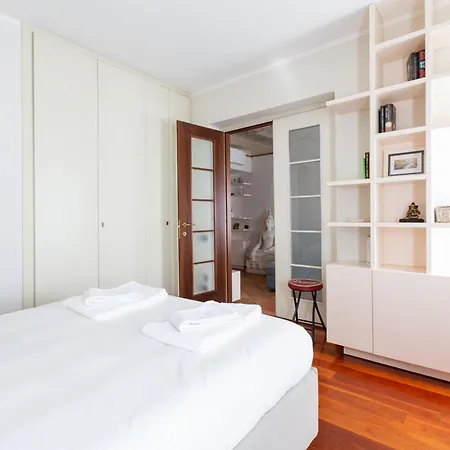 Cosy Two Bedroom Close To Navigli Apartment Milan