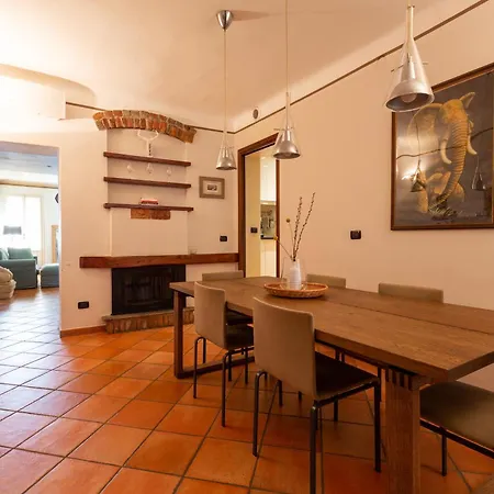 Lägenhet Easytopstay - Cosy Close To Navigli