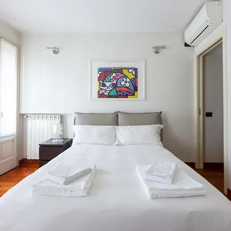 Cosy Two Bedroom Close To Navigli Apartment Milan
