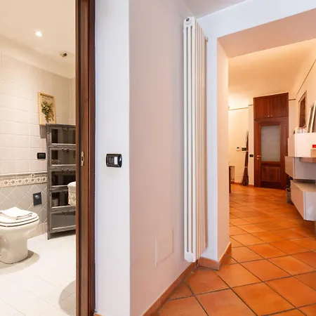 Cosy Two Bedroom Close To Navigli Apartment Milan